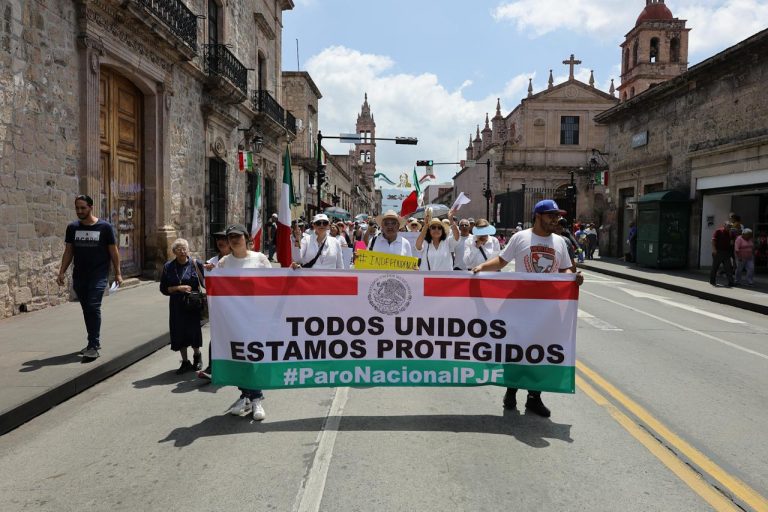 Trabajadores del PJF, marcharon en el centro de la ciudad en defensa de la independencia judicial