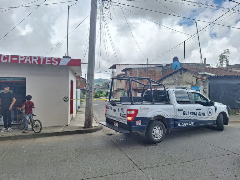 Gatilleros asesinan a un hombre en la colonia Los Laureles de Uruapan