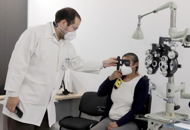 ¿Visión borrosa o sensibilidad a la luz?, podría ser fatiga ocular, advierte SSM
