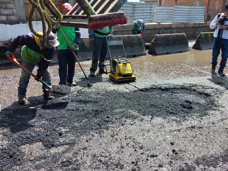 Repara ayuntamiento cerca de 7 mil baches por semana