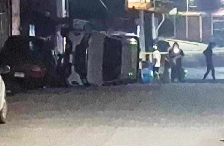 Violento robo de camioneta desata persecución y balacera al oriente de Uruapan