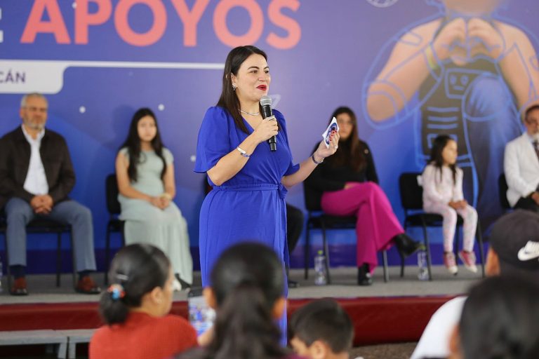 Entregan apoyos a cuidadores de niños con cáncer