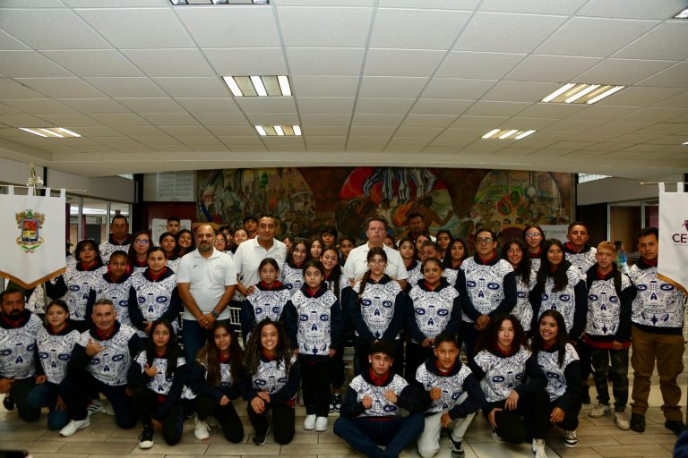 Abandera Cecufid a delegación michoacana de Juegos Nacionales Populares