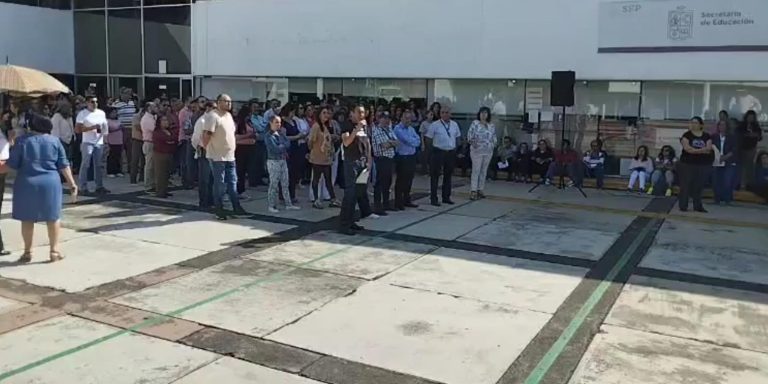 Trabajadores de la D-III-6 cierran filas en torno a su líder Juan Manuel Macedo e inician paro de labores en SEE