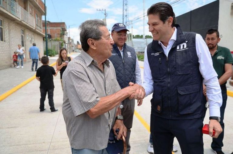 Morelianos reconocen rapidez y calidad en obras de Alfonso Martínez