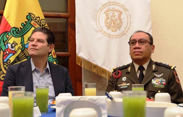 Recibe el Consejo de la Ciudad al Comandante de la XXI Zona Militar