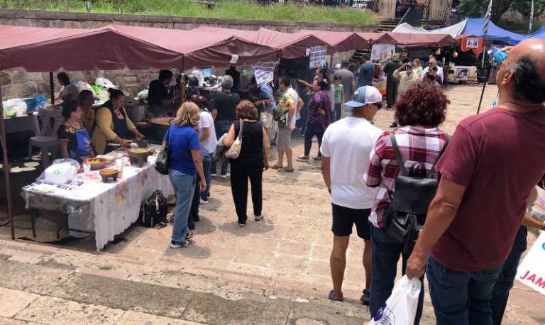 Con la participación de 15 cocineras tradicionales, concluye la Feria de la Corunda y el Churipo en Michoacán