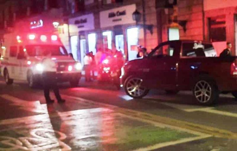 Adolescente es atropellado por camioneta en Centro Histórico de Morelia