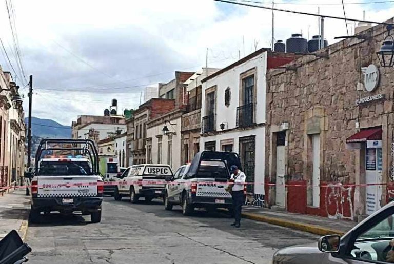 Encuentran a hombre muerto a balazos en domicilio de Morelia