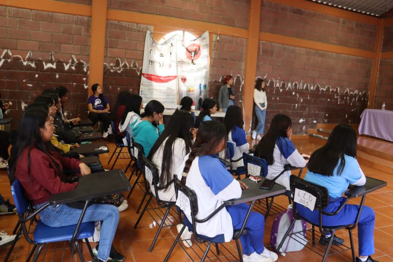 Fortalecen jornadas de menstruación digna