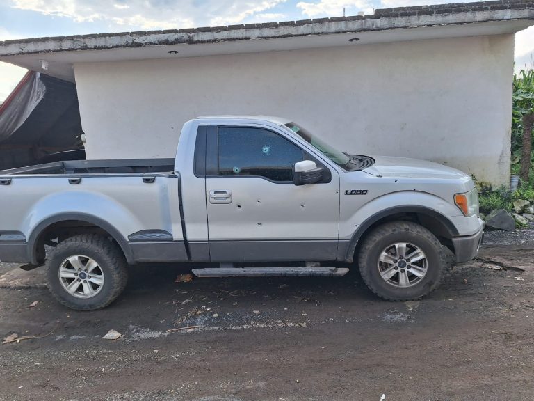 Persiguen y balean a 2 hombres en la colonia San Isidro en Uruapan