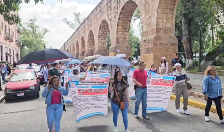 Se manifiesta CNTE en exigencia de restitución de 90 maestros afectados por USICAMM
