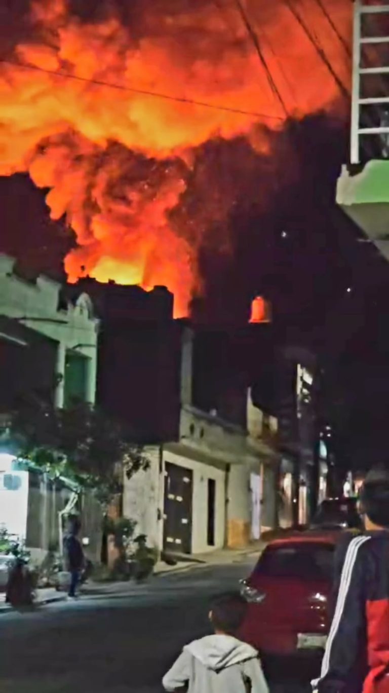 Se registra incendio de domicilio en la colonia Unión Antorchista, al poniente de Morelia