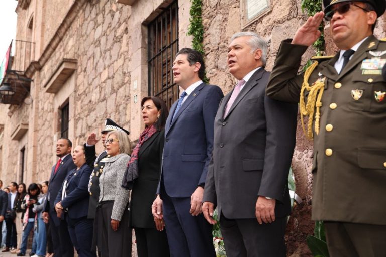 Encabeza alcalde recorrido en Bando Solemne por 259 Aniversario del Natalicio de Morelos