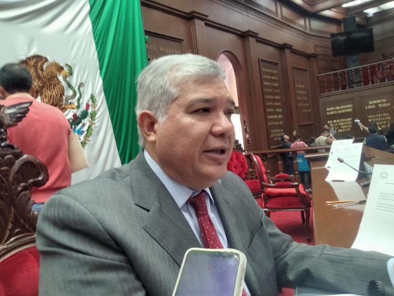 Arriban diputados a sus curules y se encuentran más de 700 iniciativas pendientes