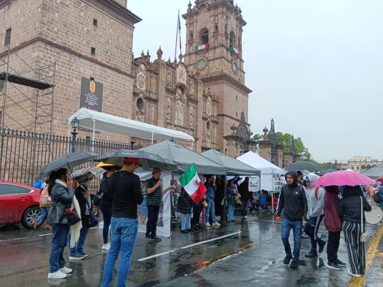 Trabajadores del Poder Judicial del Estado se manifiestan frente a Palacio del Gobierno