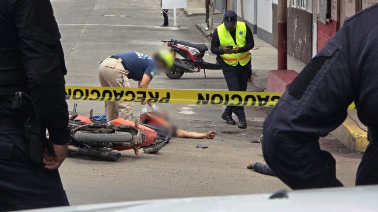 Atacan a balazos a dos jóvenes motociclistas en la Ejidal Norte de Zamora