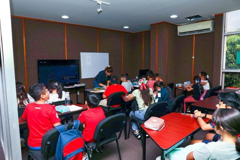 Niñas y niños se convierten en nicolaitas, inician cursos UniKids y UniTeens