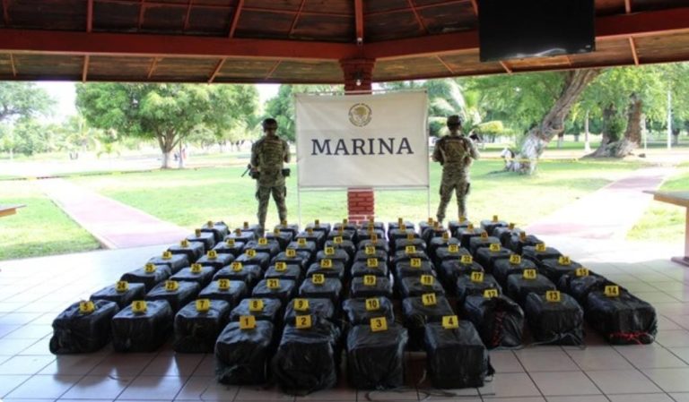 Marinos aseguran 349 mdp en cocaína en costas michoacanas