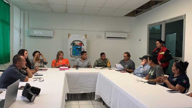 Autoridades realizan recorridos en puntos de riesgo por huracán en Coahuayana