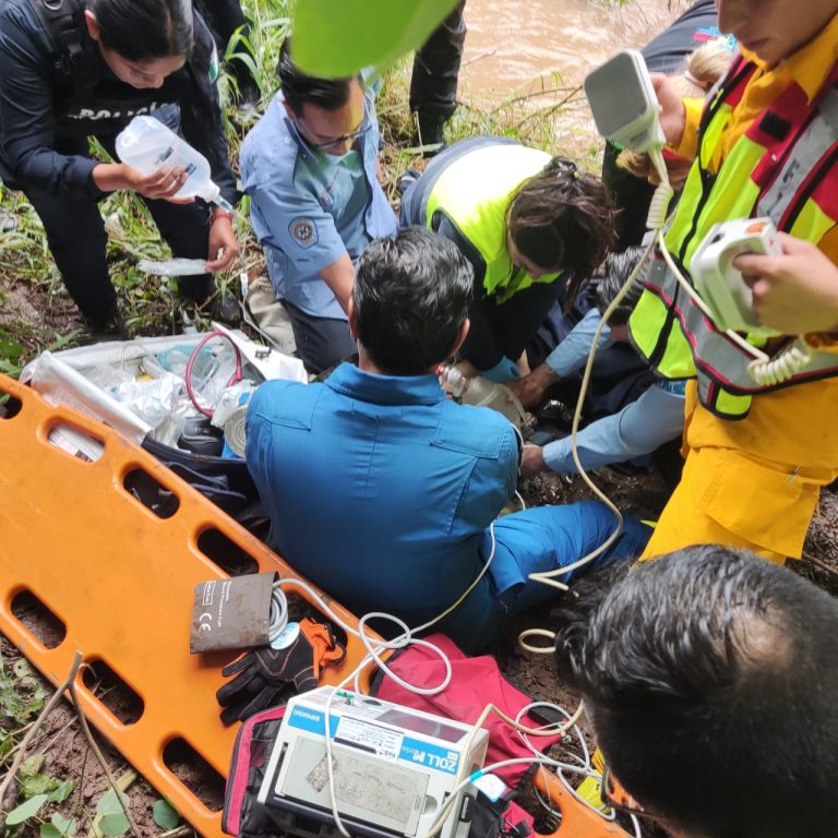 Niño de 4 años rescatado del Río Chiquito en Morelia después de dramática caída