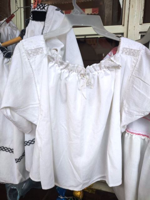 Se capacitan 39 artesanas de Cherán en técnicas de rescate en textil