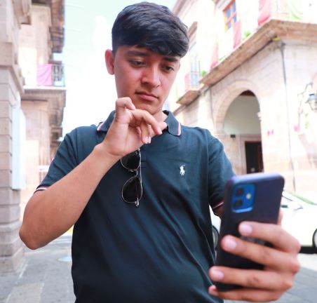Facilita DIF Morelia la comunicación de personas con discapacidad auditiva con “Intérprete a Distancia”