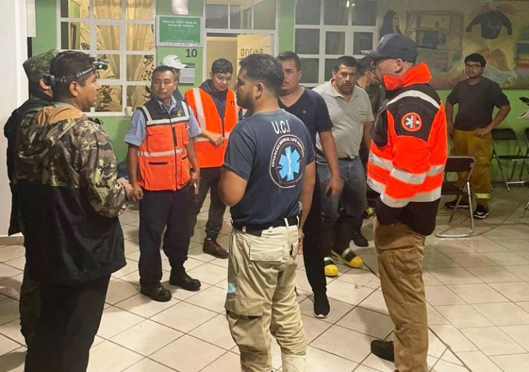 Brindan apoyo en Tangamandapio y Chavinda ante inundaciones