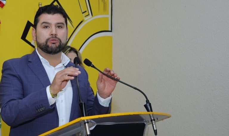 Niega Octavio Ocampo que el PRD esté al servicio del gobierno y dice que habrá oposición
