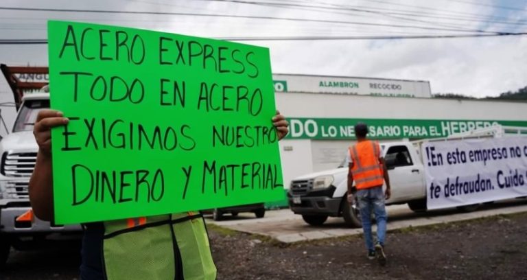 Defraudados por empresa acerera exigen entrega de material pagado hace meses
