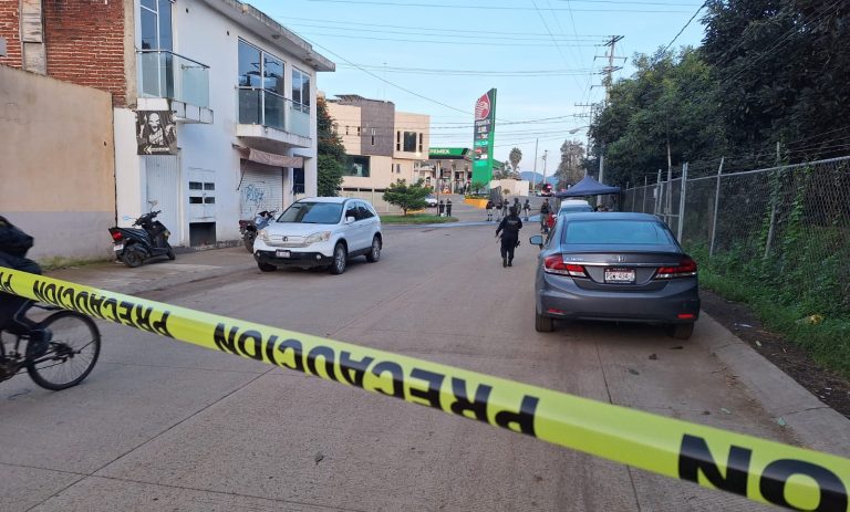 Ejecutan a dos hombres al oriente de Uruapan