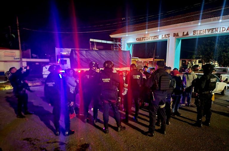 Comuneros bloquean el Boulevard Industrial, exigen seguridad en Uruapan