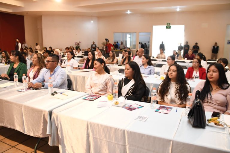 Presenta DIF a 20 municipios y 5 autogobiernos programas de atención a población vulnerable