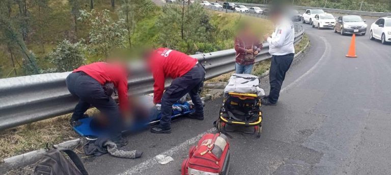 Camioneta y moto protagonizan accidente en el Ramal Camelinas; hay 1 herido
