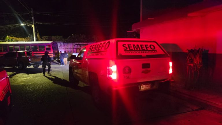 Comandante de la Policía de Jacona es asesinado junto con una mujer en una cenaduría