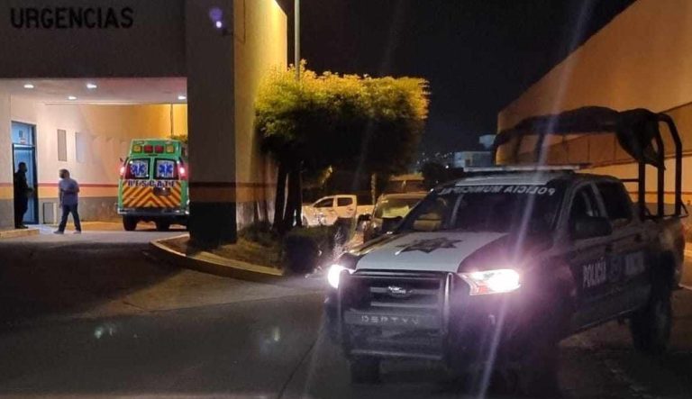 Joven llega baleado a su domicilio en Zamora