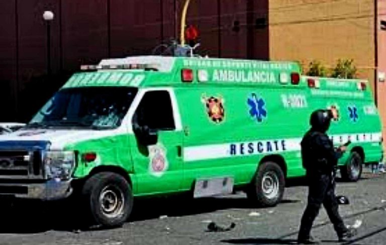 Motociclista muere tras choque contra camioneta que se dio a la fuga