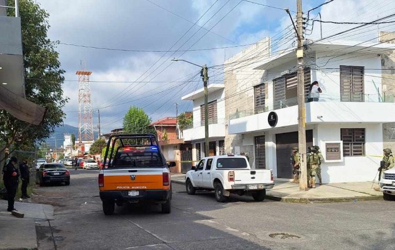 Motosicarios balean a un hombre en la colonia Revolución, de Uruapan