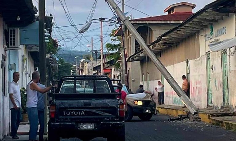 Motosicarios ejecutan a presunto delincuente y se desatan balaceras en Parácuaro