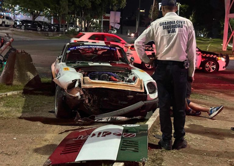 Auto de la Carrera Panamericana protagoniza choque en el libramiento de Morelia