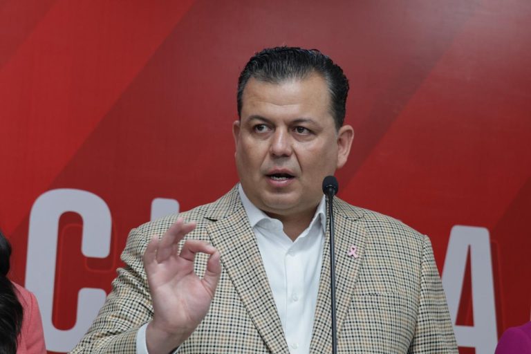 PRI llama delincuentes a normalistas y respalda a la policía de Morelia