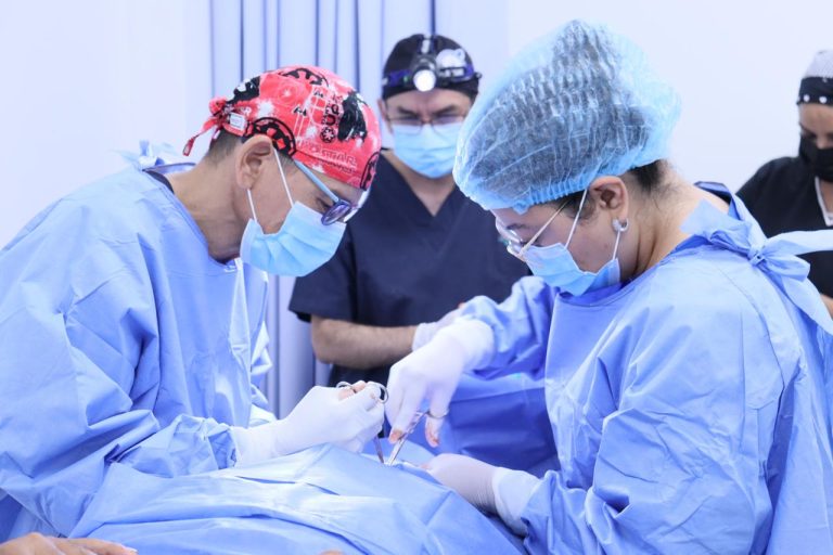 Acreditan a 7 nuevos médicos en vasectomías sin bisturí