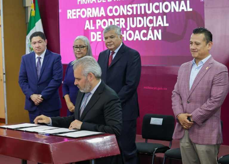 Presenta gobernador iniciativa de Reforma al Poder Judicial de Michoacán