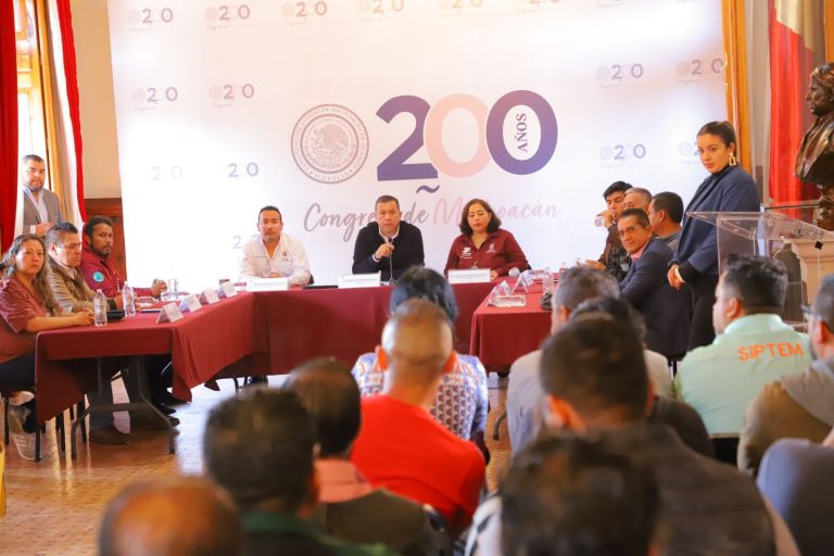Presenta diputado Barragán y líderes sindicales reforma constitucional en materia de salarios mínimos