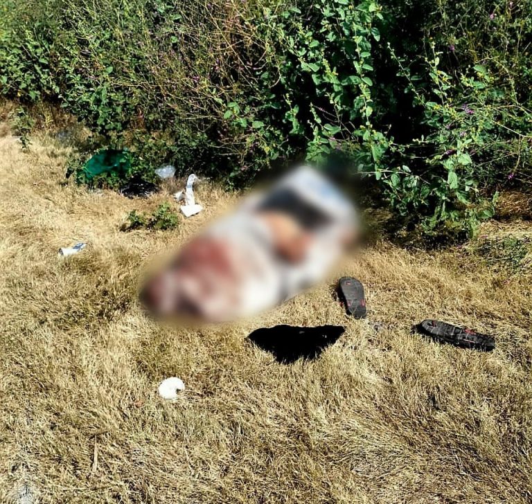 Localizan cadáver “encostalado” en el crucero a La Ruana