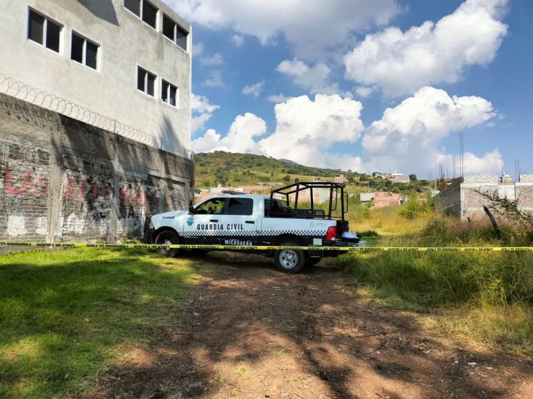 Hallan a hombre muerto en baldío de la colonia Cumbres del Quinceo en Morelia