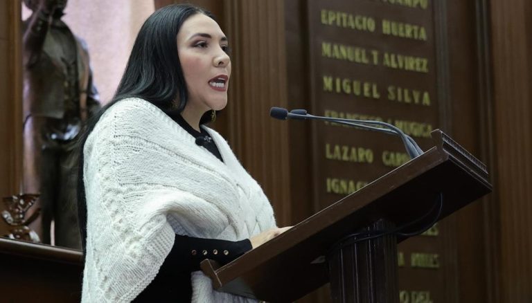 No se puede legislar al vapor: Adriana Campos sobre paridad en gubernatura