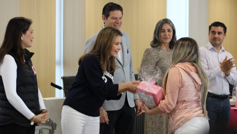 Entregan prótesis y pelucas a morelianas que tuvieron o enfrentan batalla contra el cáncer de mama
