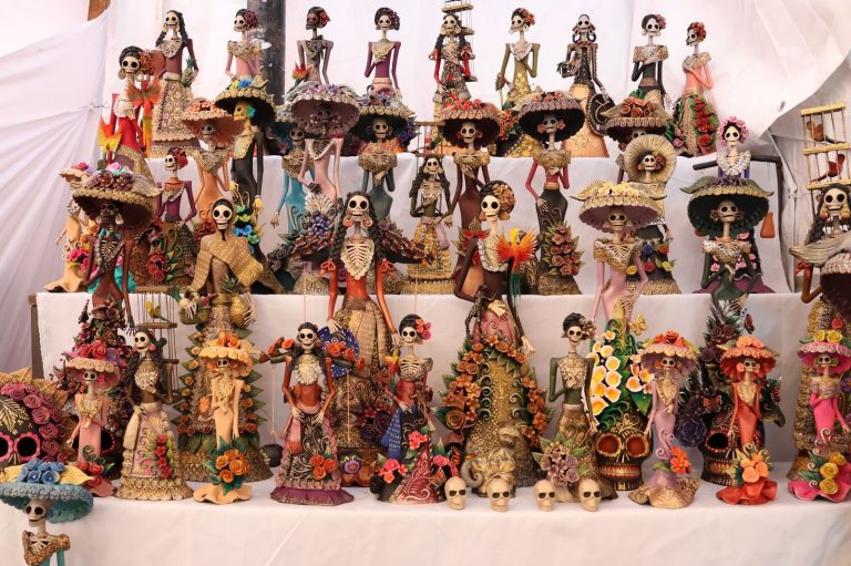 Últimos días de la Feria de la Catrina en Capula