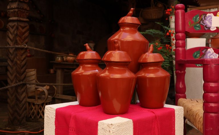 Invita Patamban al concurso artesanal de alfarería
